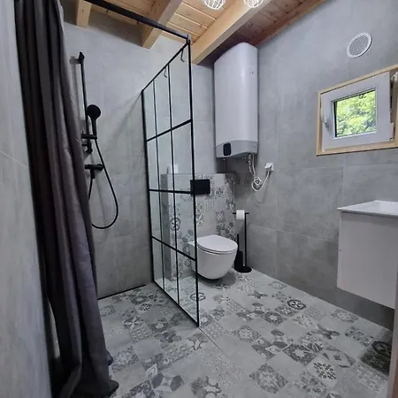 Lodge Piamola Z Wiata Do Grillowania *