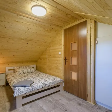 Piamola Z Wiata Do Grillowania