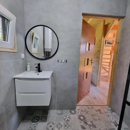 Piamola Z Wiata Do Grillowania بيت خشبي Kąty Rybackie