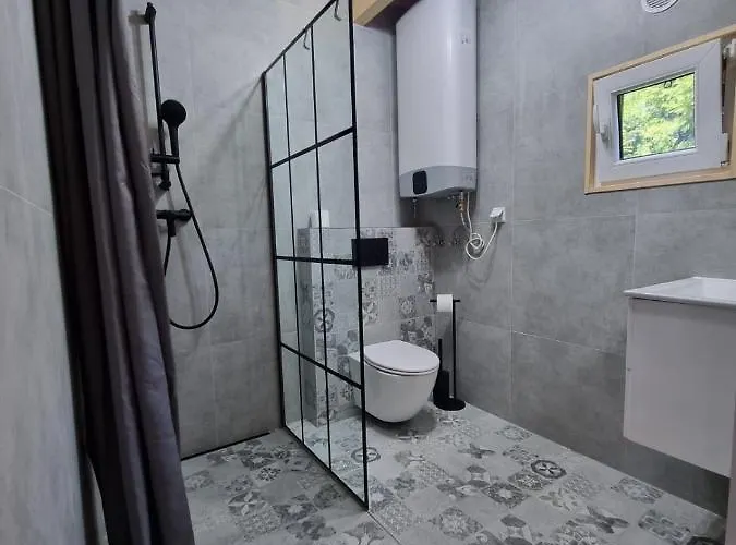 Lodge Piamola Z Wiata Do Grillowania *