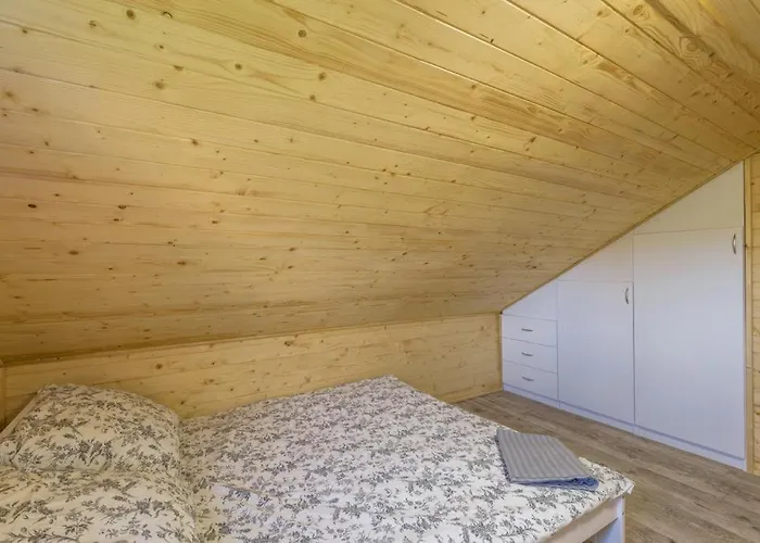 Piamola Z Wiata Do Grillowania *