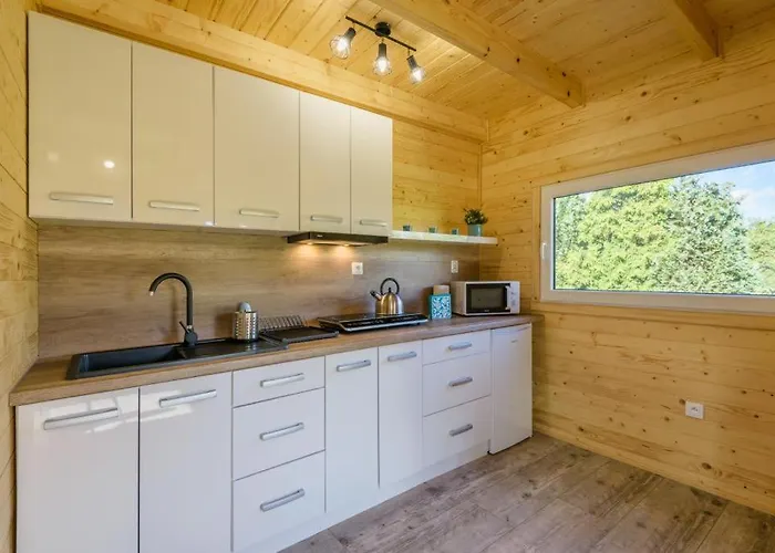 Piamola Z Wiata Do Grillowania *