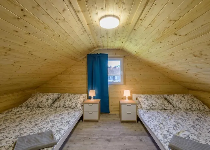 Piamola Z Wiata Do Grillowania Lodge Kąty Rybackie